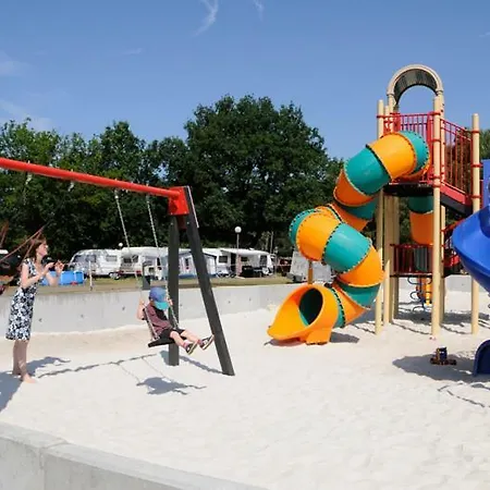 Vakantiewoning Zavelbos Casa de Férias Maaseik